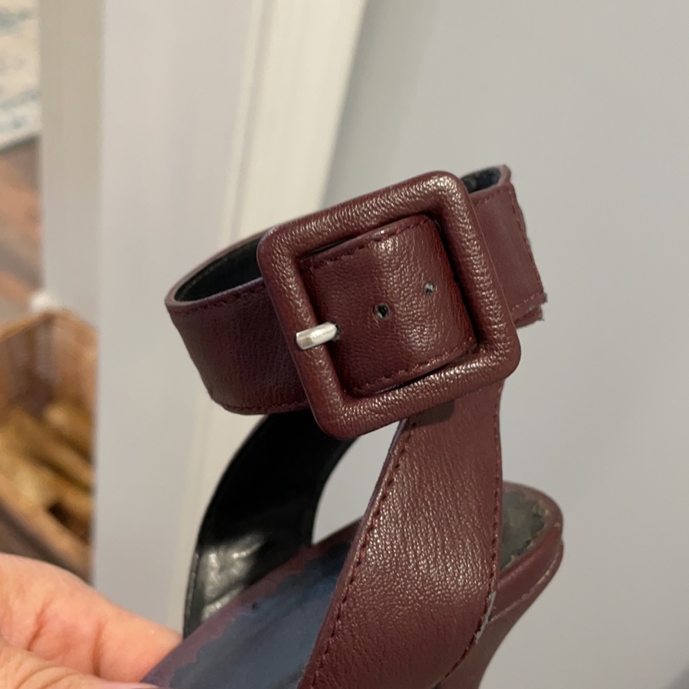 Simply Vera Wang heels size 7.5 Medium - Picture 8 of 10